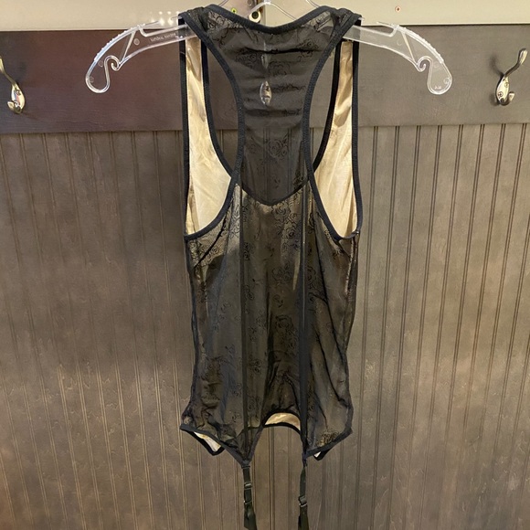 Intimates Floral Lace V Neck Racer Back Garter Top - Picture 3 of 6